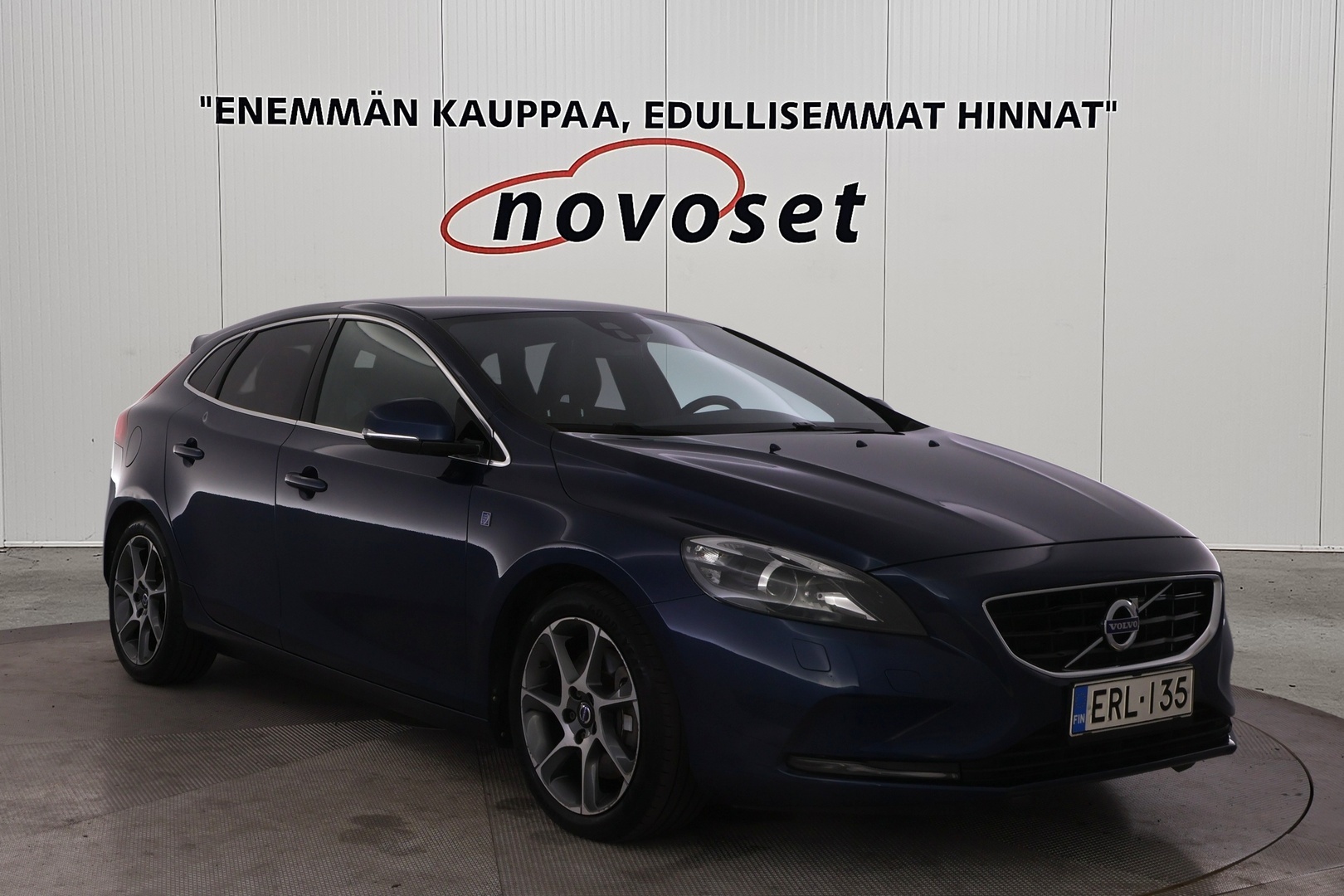 VOLVO V40 2015