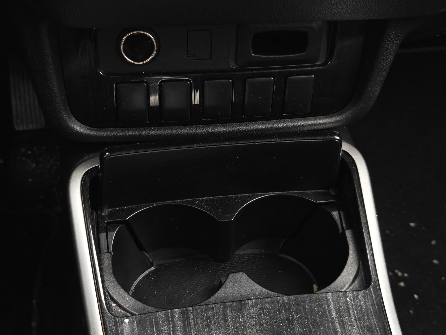 MITSUBISHI Outlander 2016