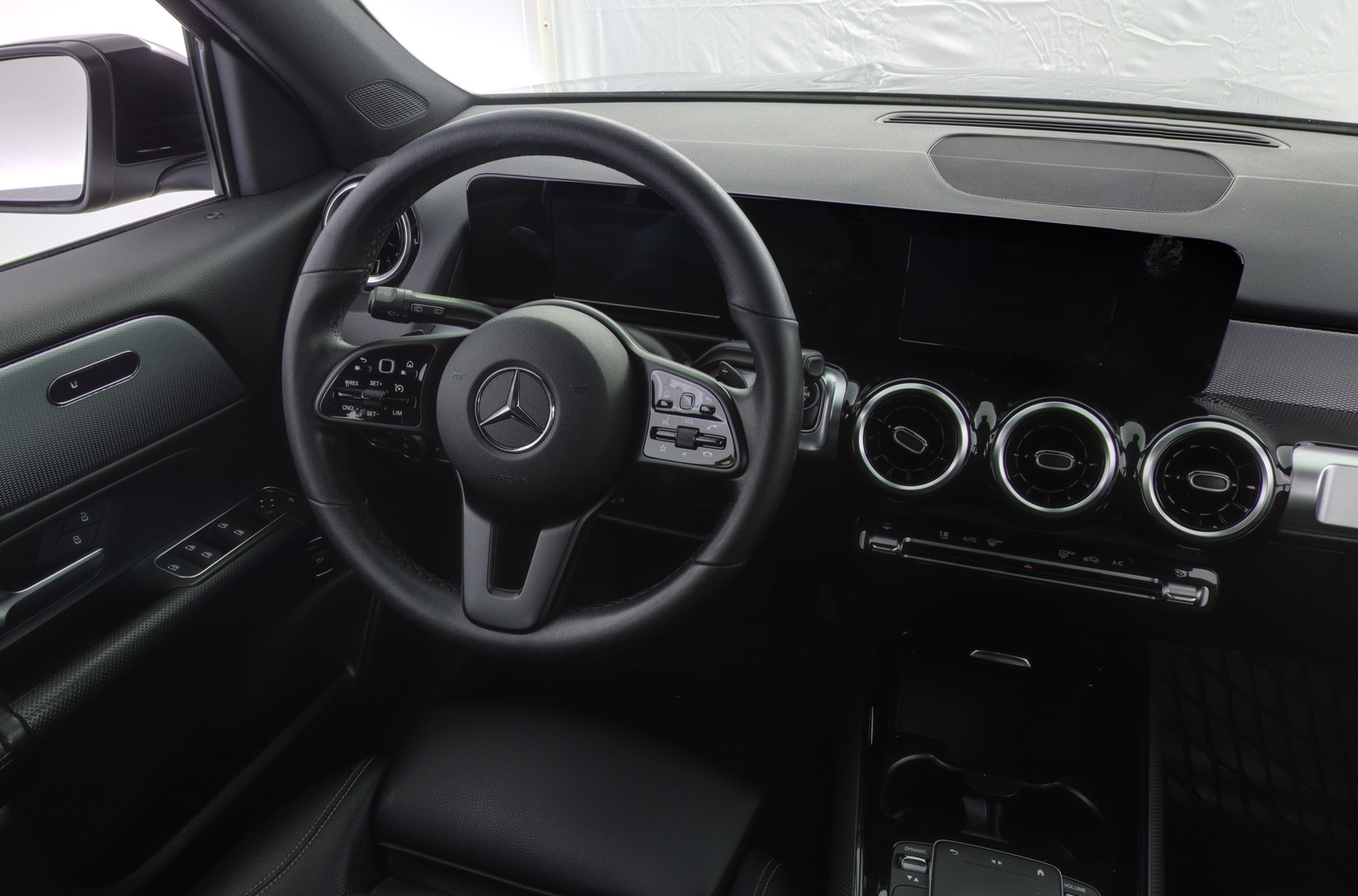 MERCEDES-BENZ GLB 2021