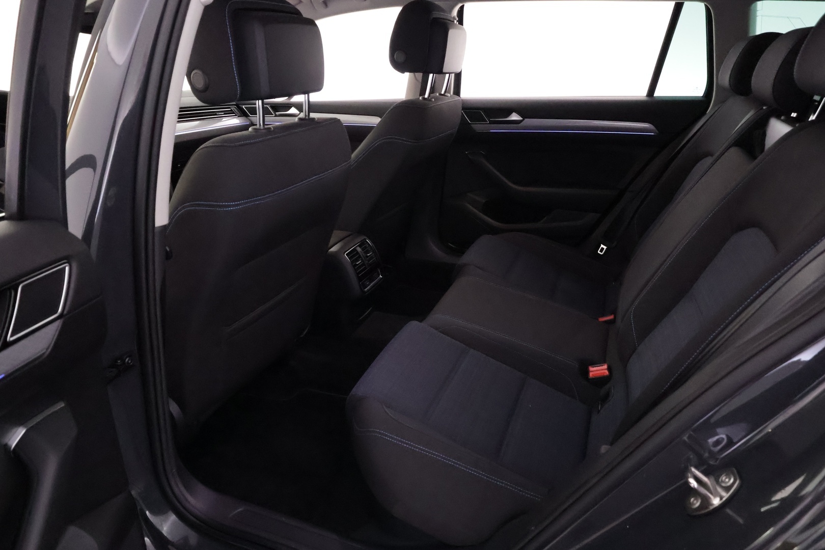 VOLKSWAGEN Passat 2021