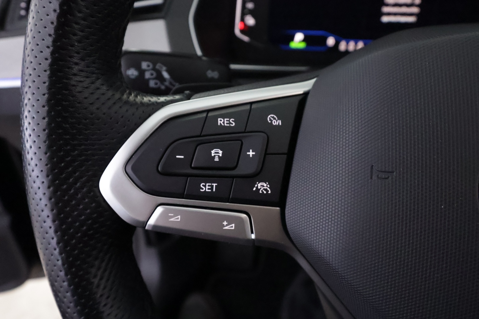 VOLKSWAGEN Passat 2021