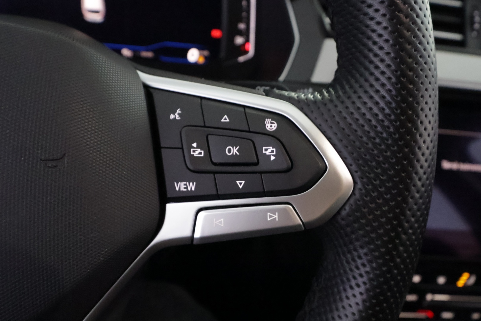 VOLKSWAGEN Passat 2021