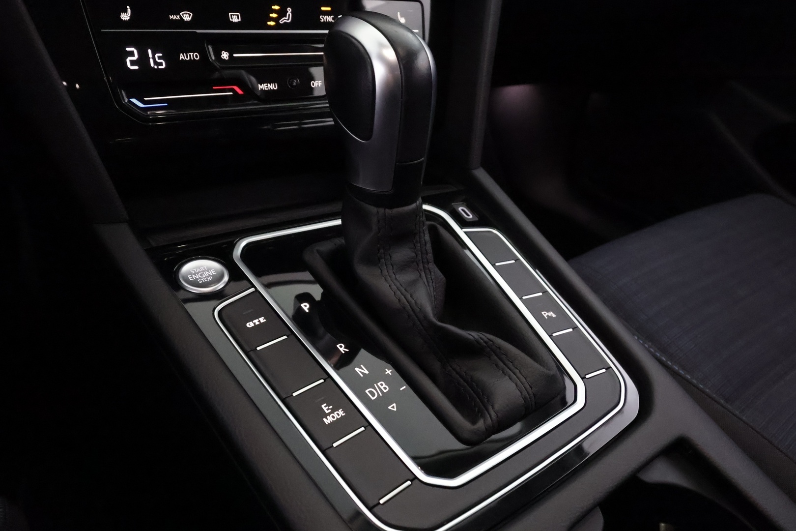 VOLKSWAGEN Passat 2021