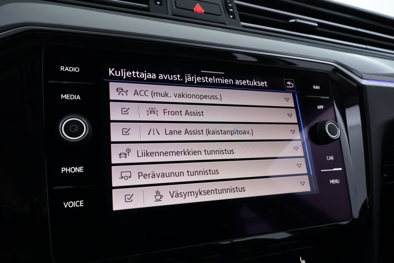 VOLKSWAGEN Passat 2021