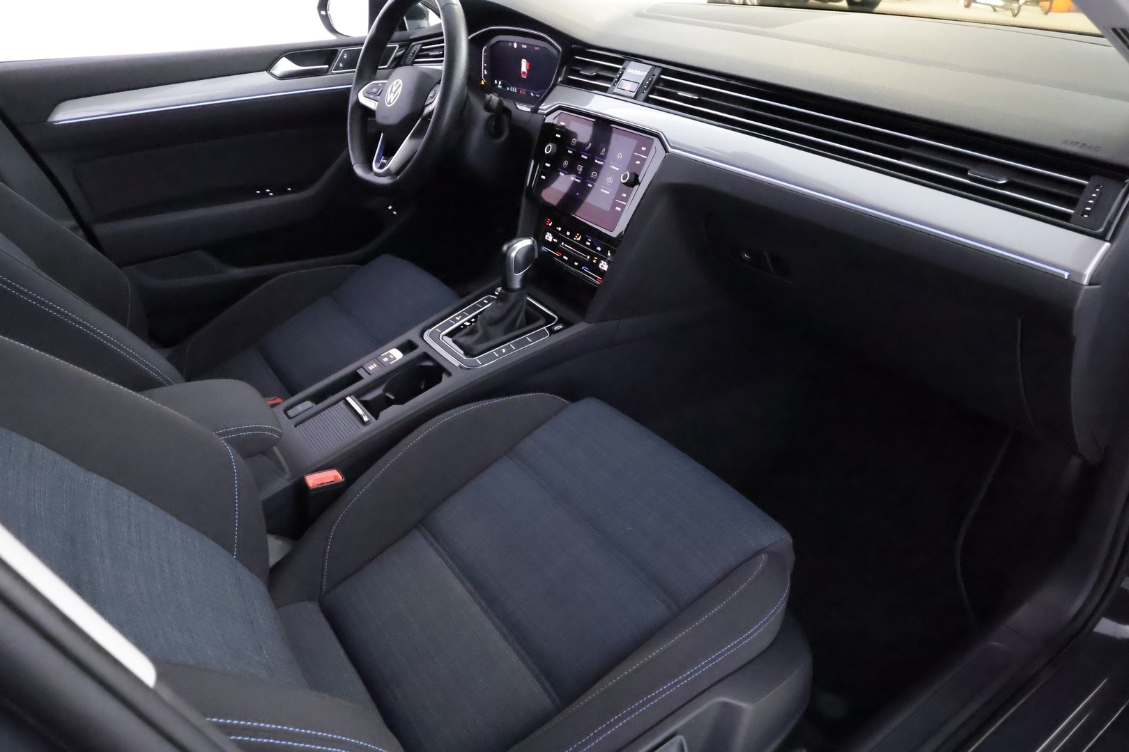 VOLKSWAGEN Passat 2021