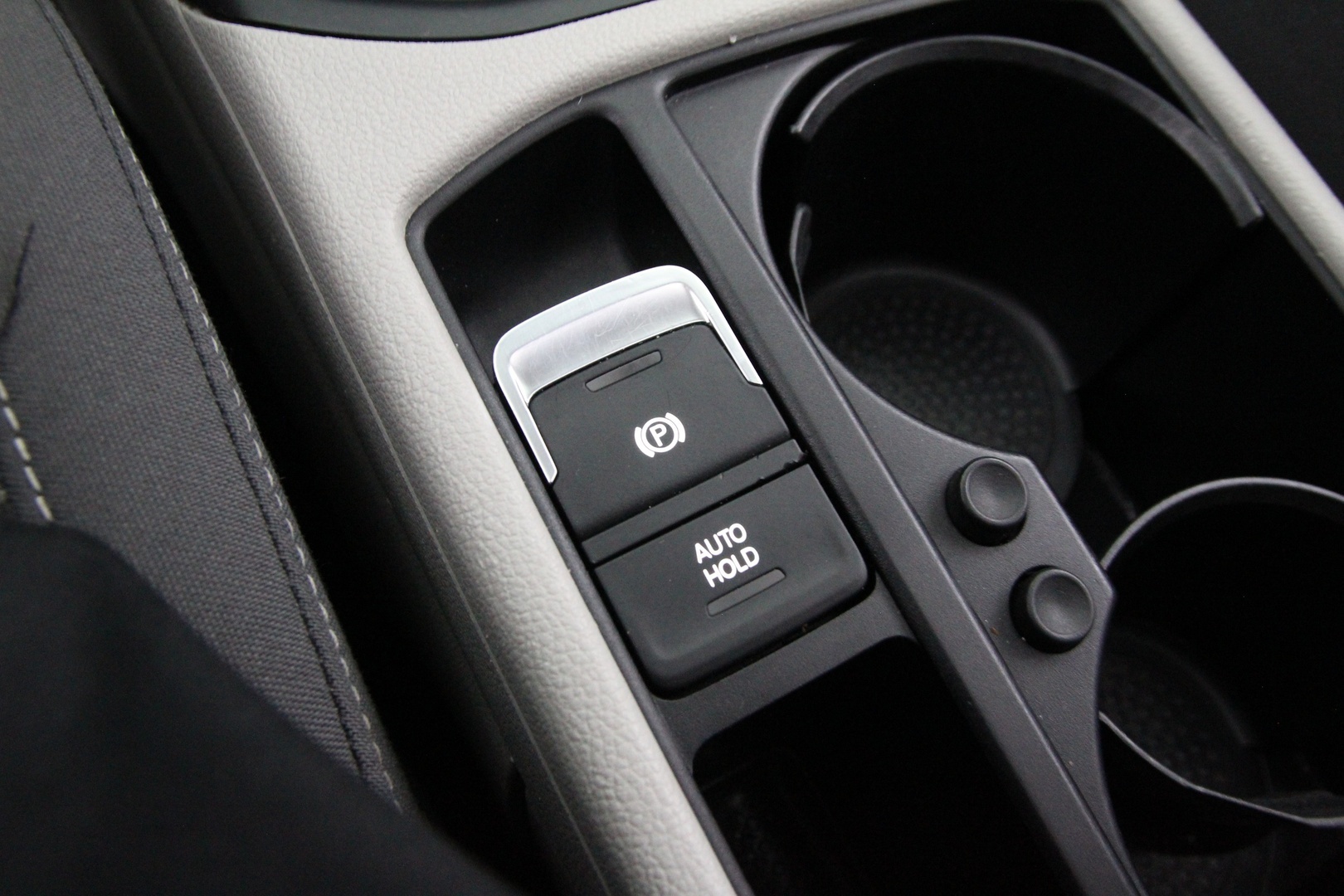 VOLKSWAGEN Touran 2016