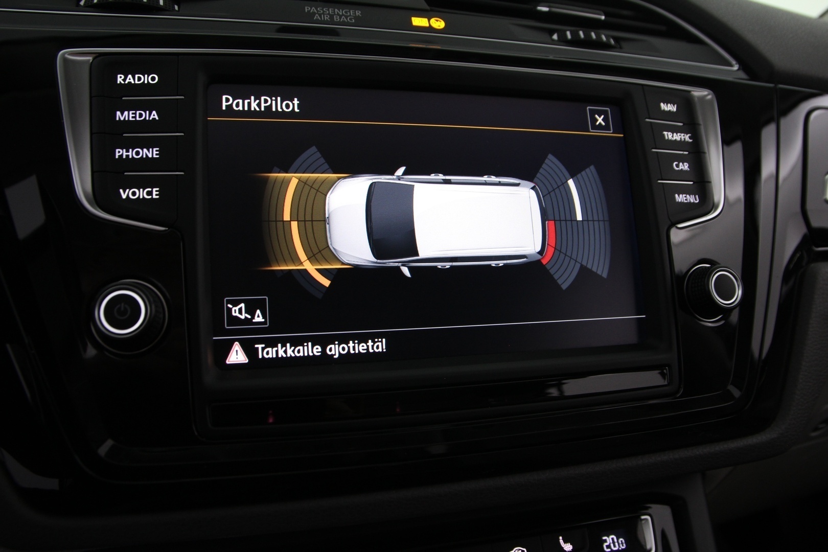 VOLKSWAGEN Touran 2016