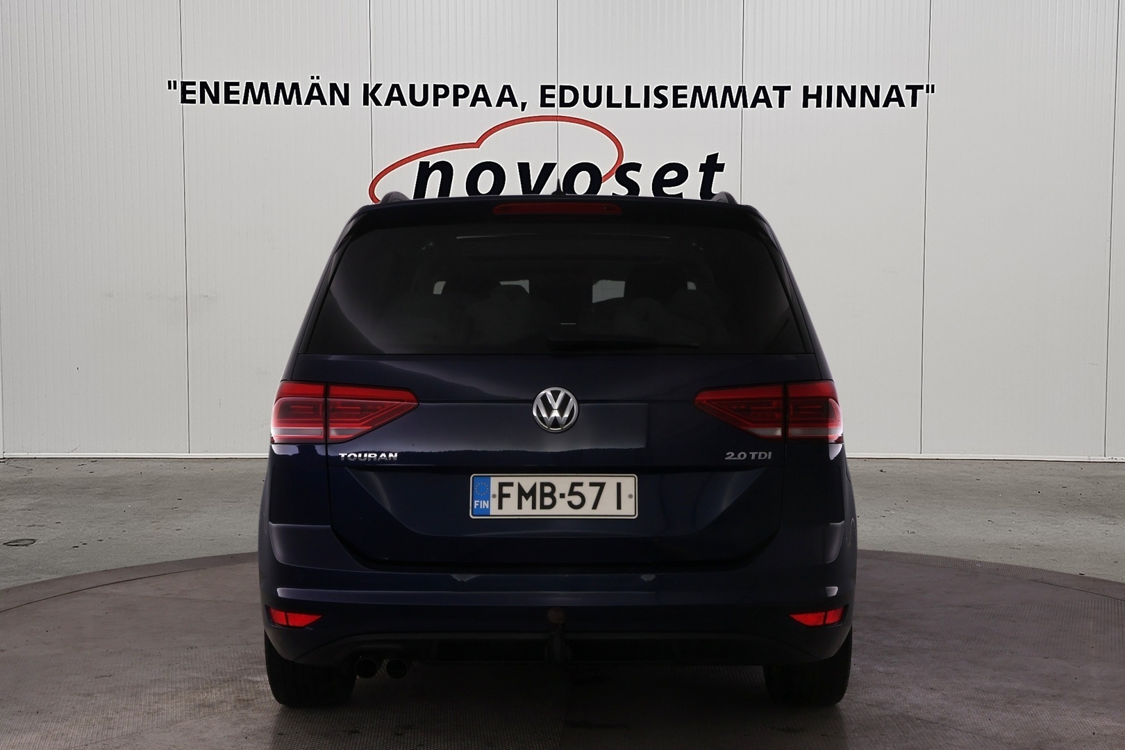 VOLKSWAGEN Touran 2016
