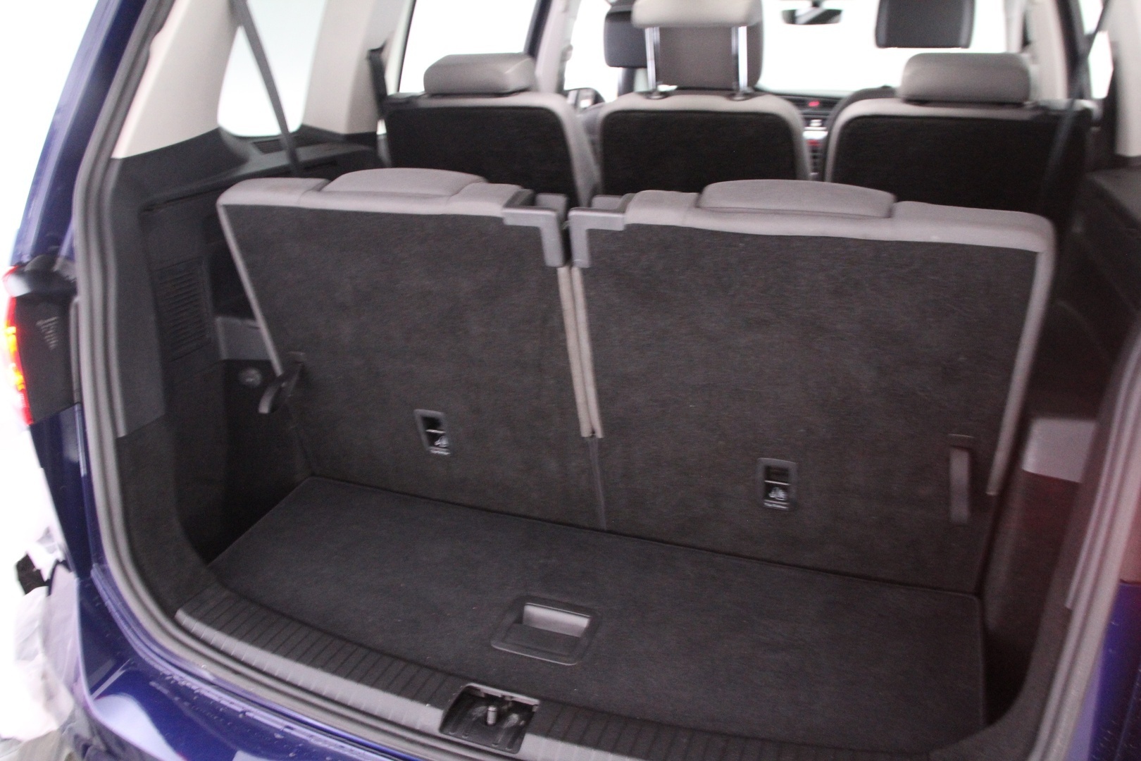 VOLKSWAGEN Touran 2016