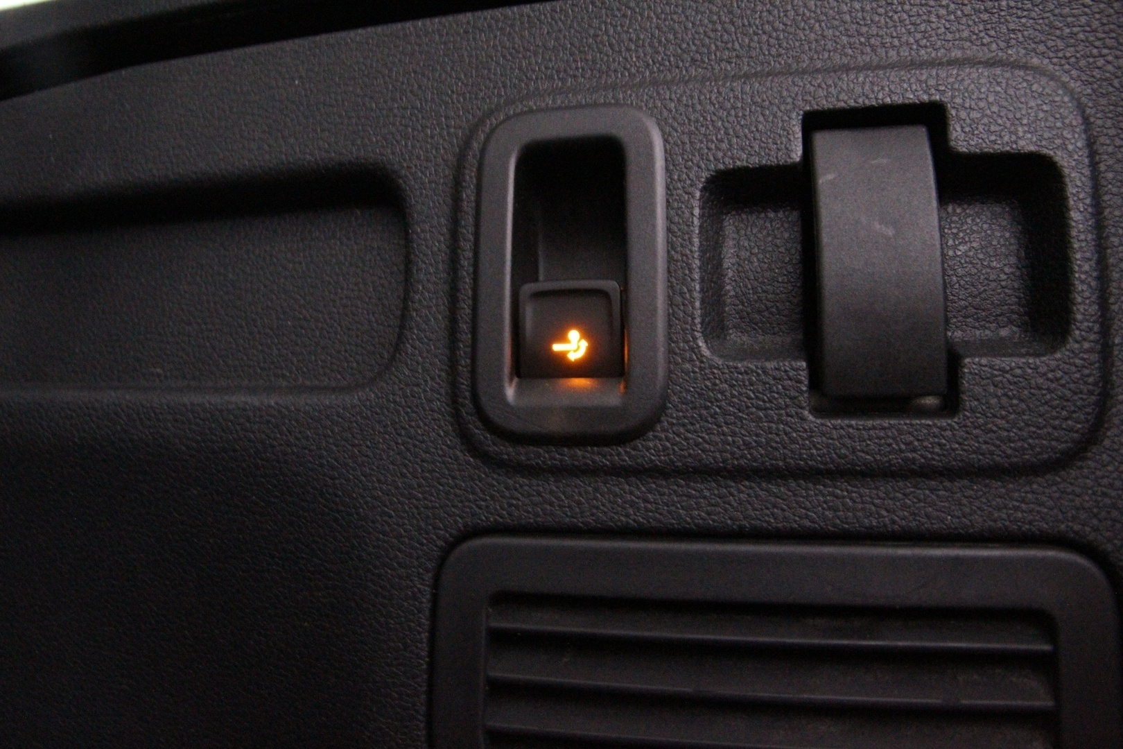 VOLKSWAGEN Touran 2016