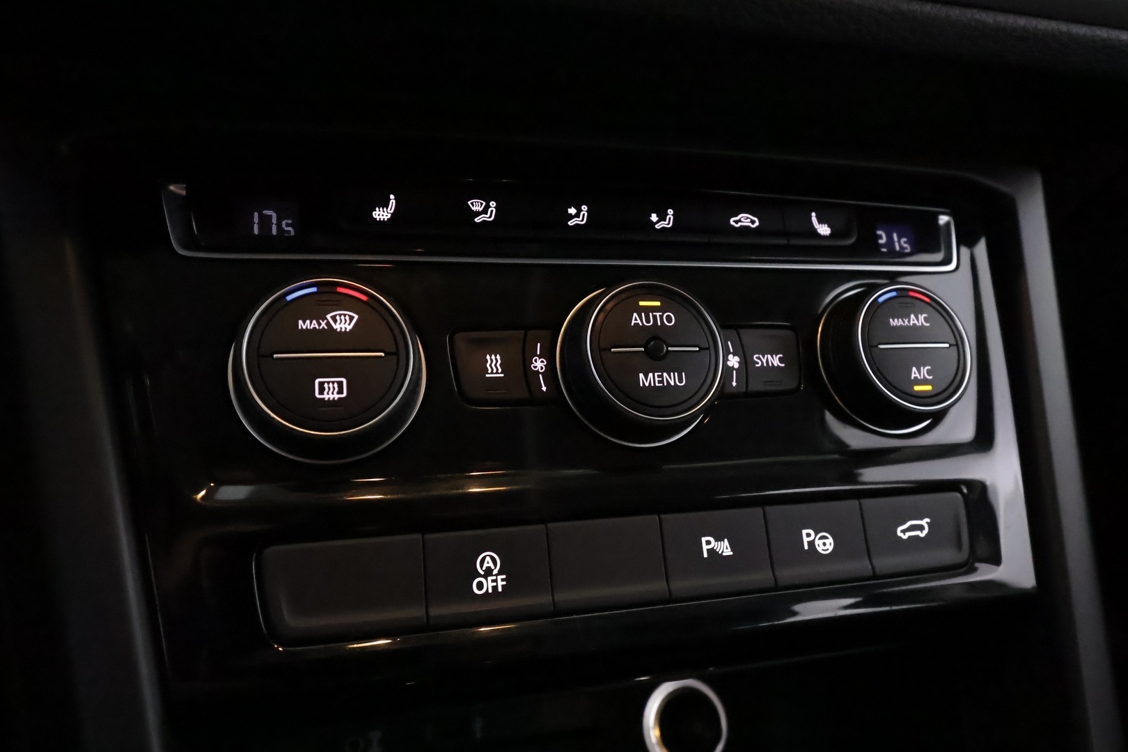 VOLKSWAGEN Touran 2017