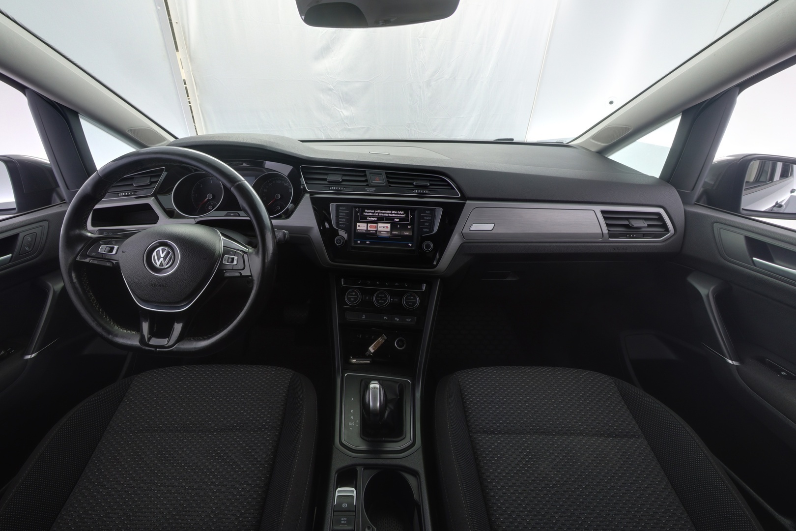 VOLKSWAGEN Touran 2017