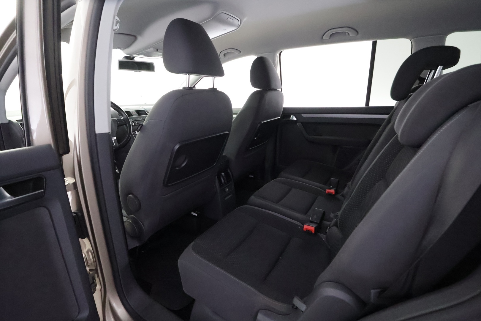 VOLKSWAGEN Touran 2012