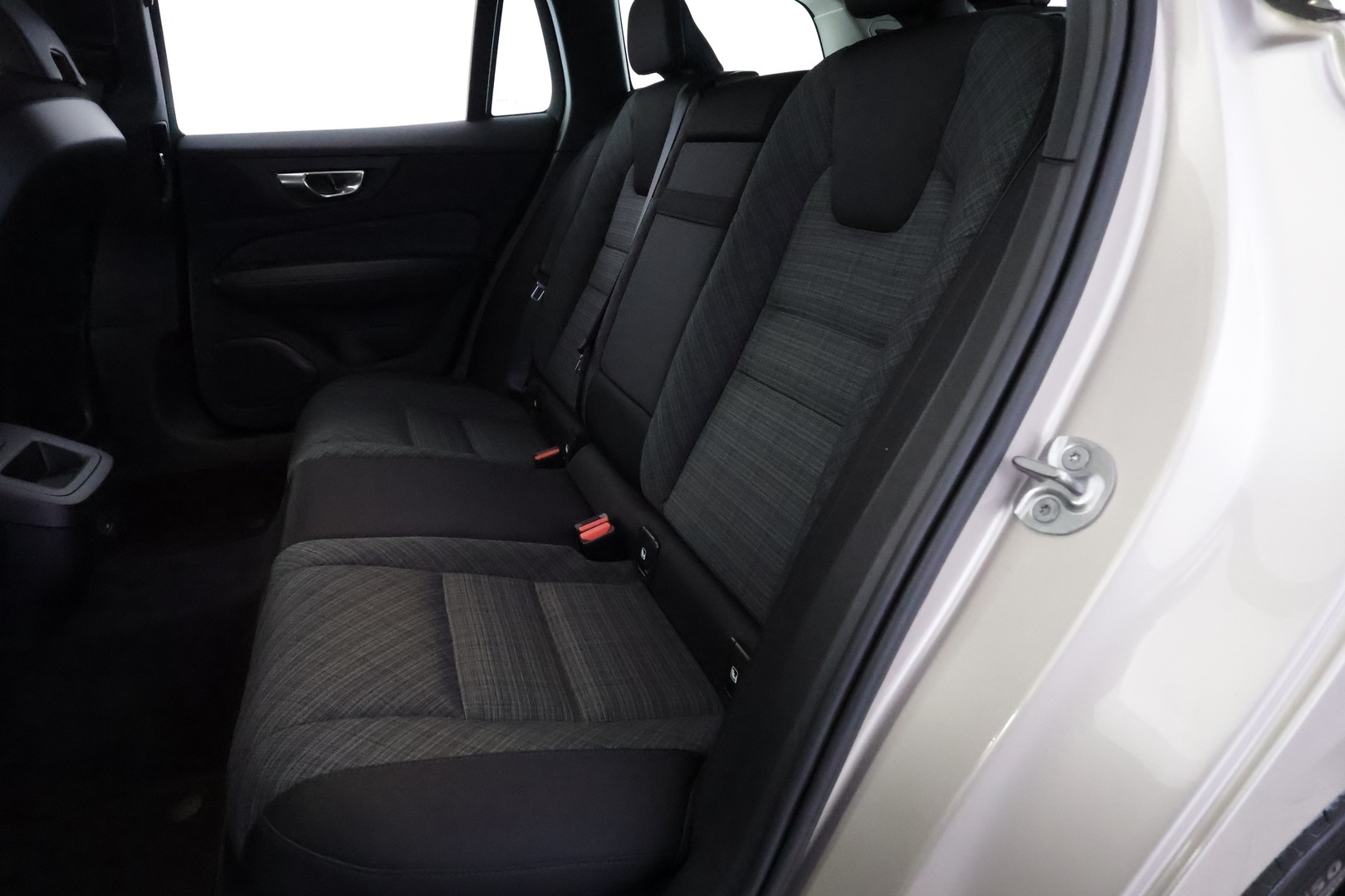 VOLVO V60 2023