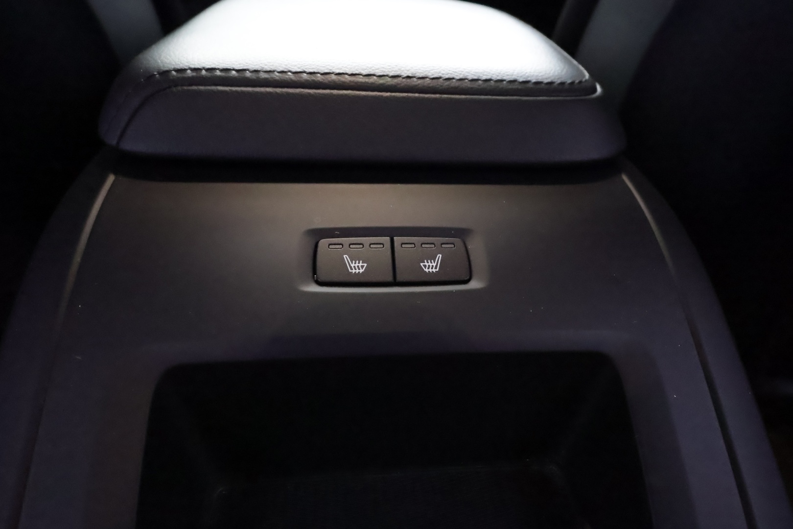 VOLVO V60 2023
