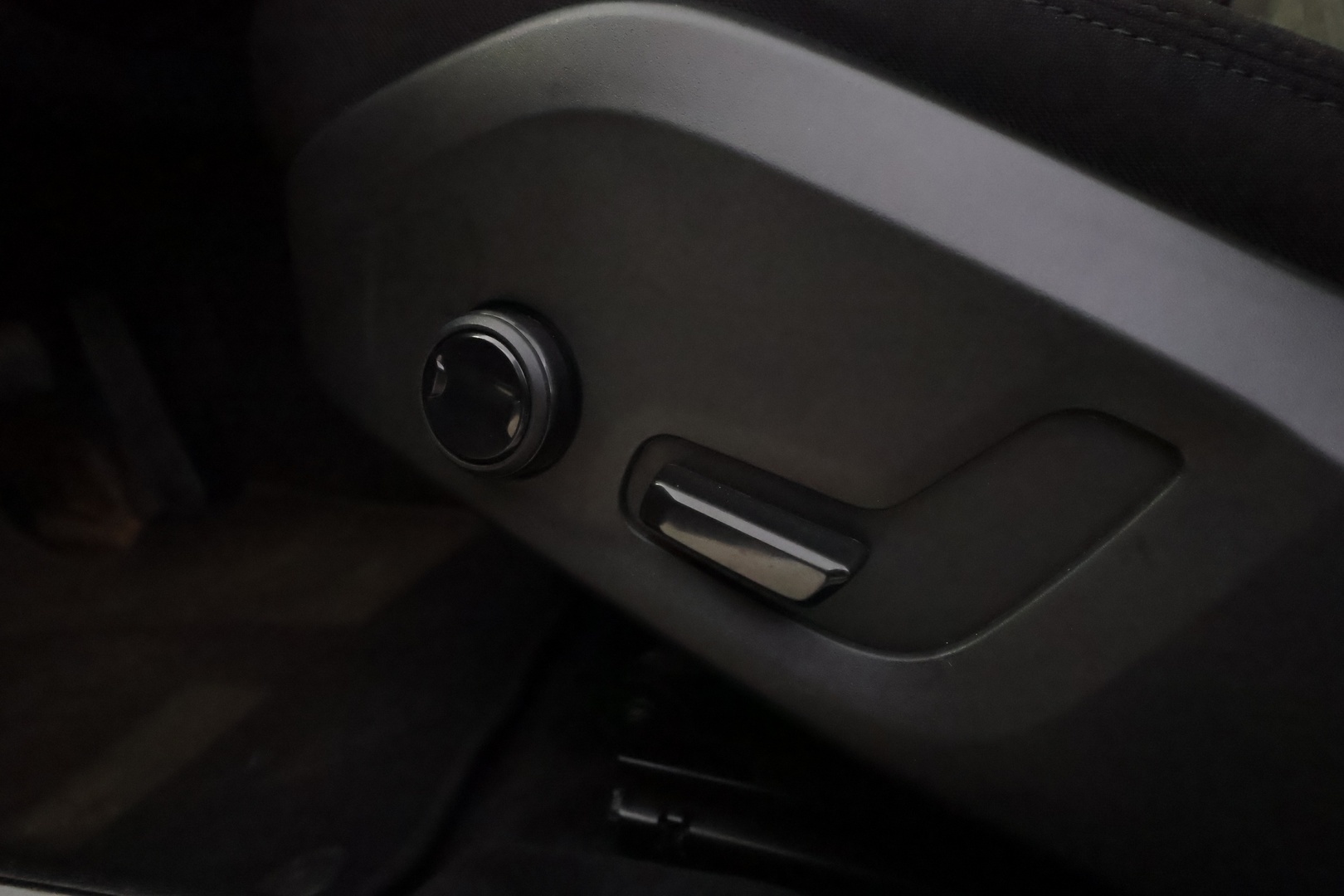 VOLVO V60 2023