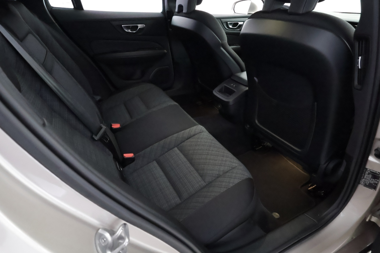 VOLVO V60 2023