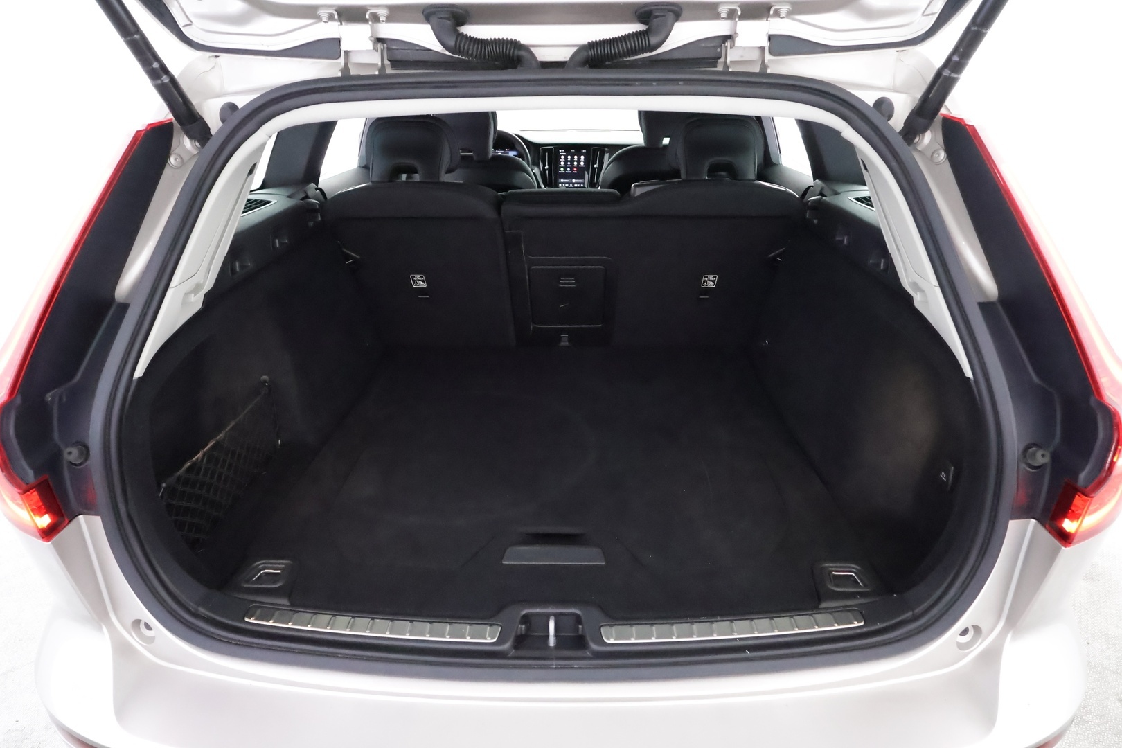VOLVO V60 2023