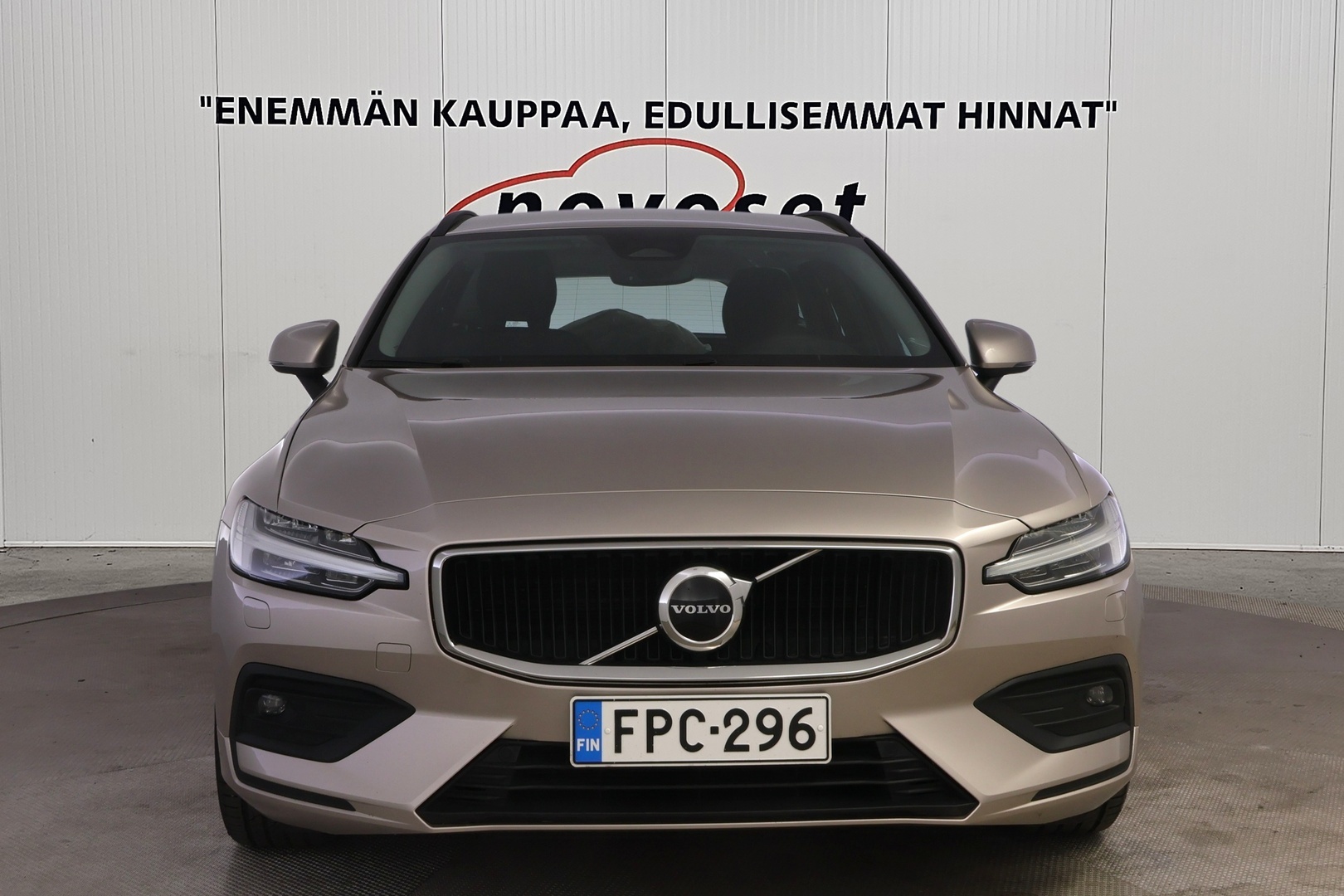 VOLVO V60 2023
