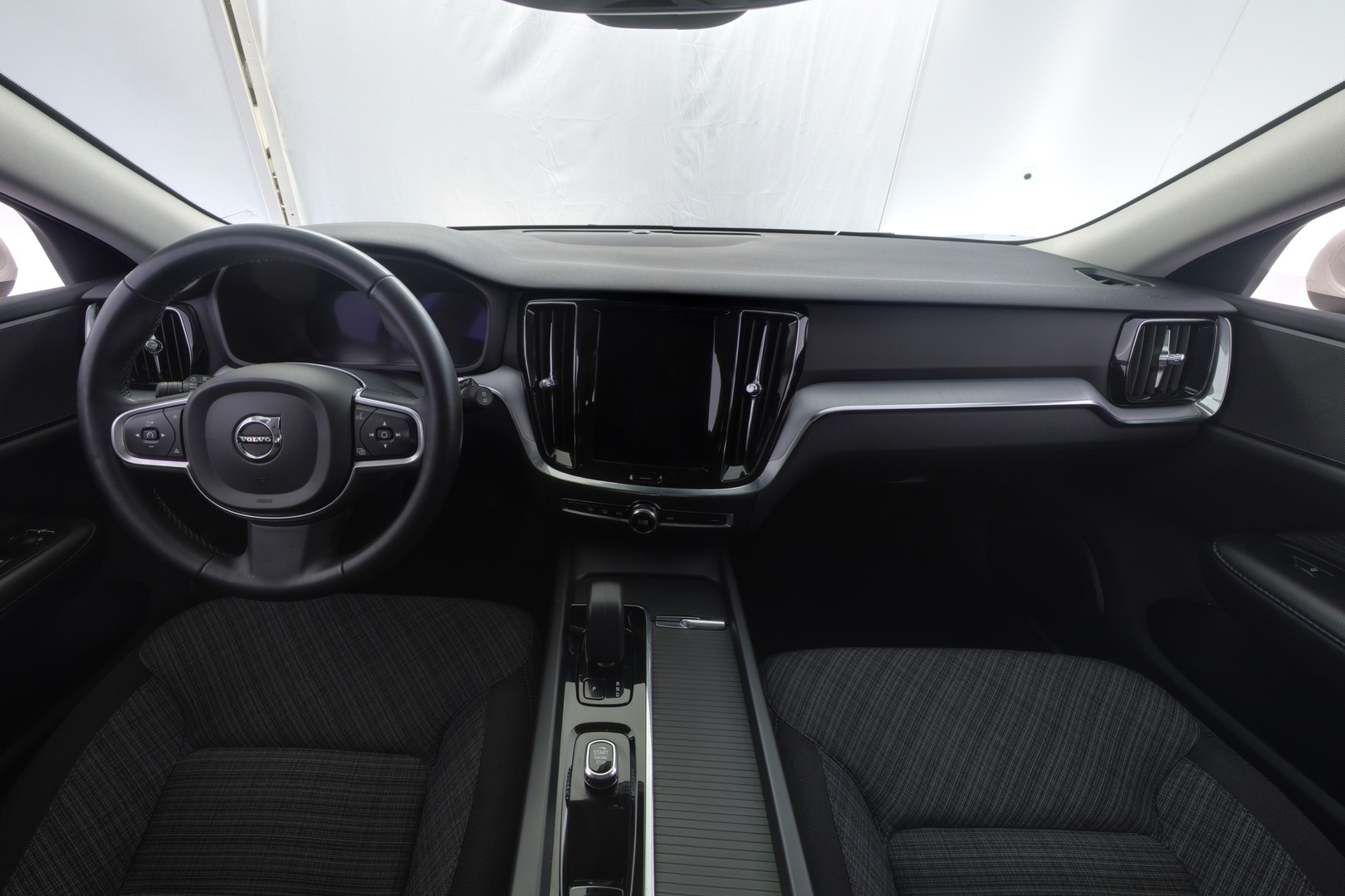 VOLVO V60 2023