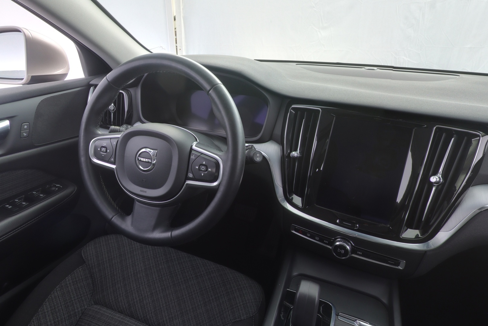 VOLVO V60 2023
