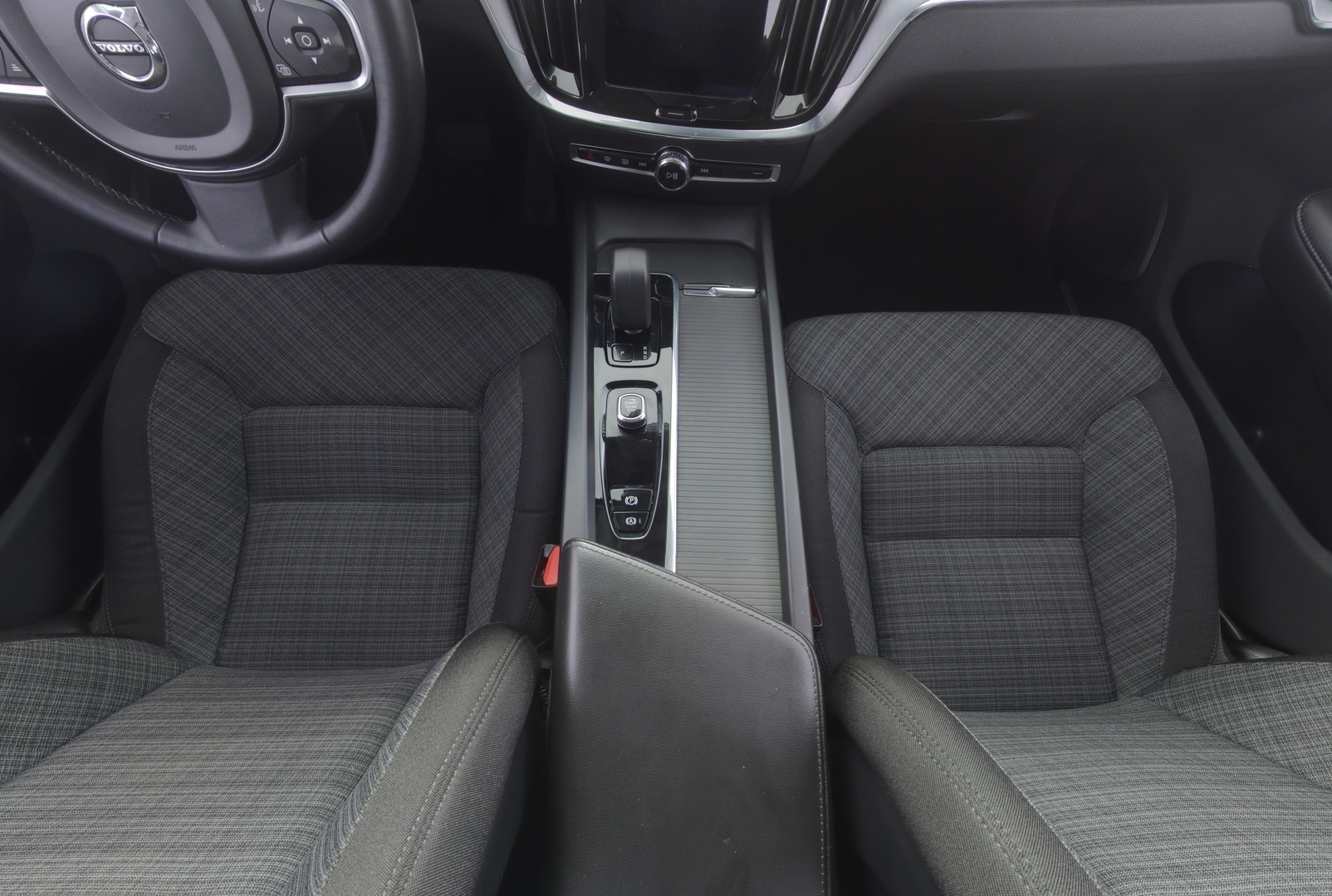 VOLVO V60 2023