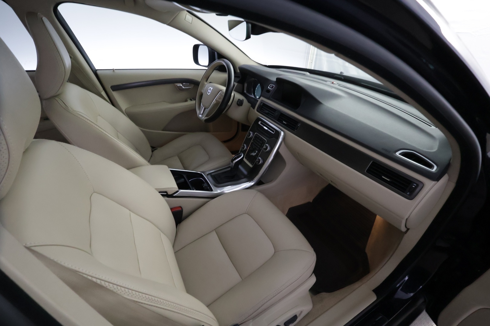 VOLVO XC70 2016