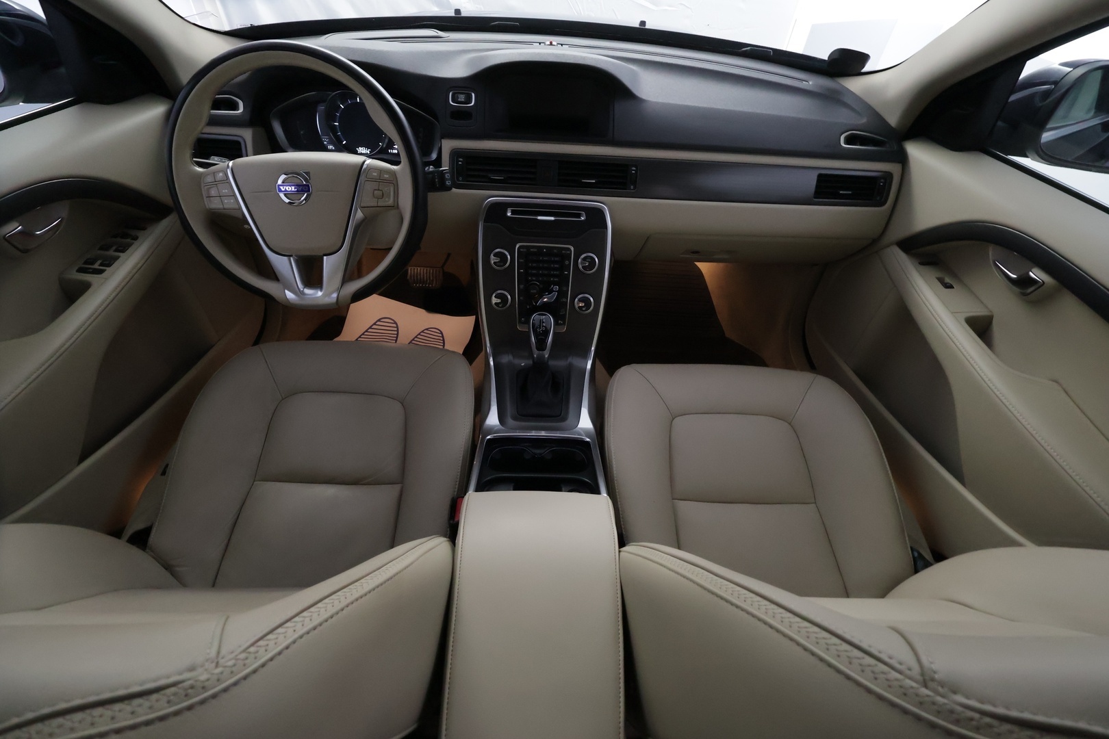 VOLVO XC70 2016
