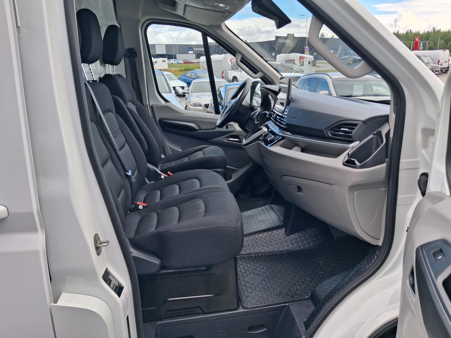 MAXUS E-DELIVER 9 2023