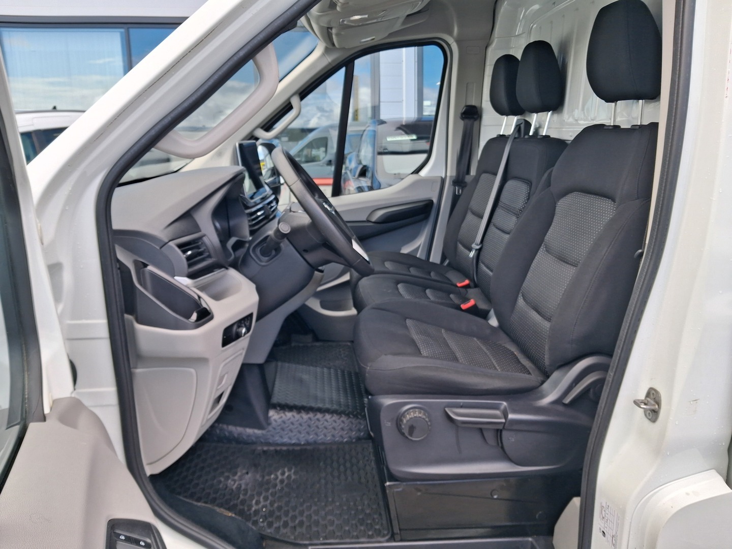 MAXUS E-DELIVER 9 2023