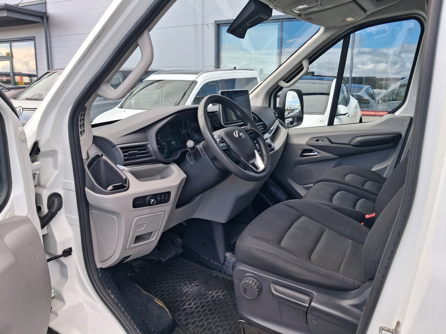 MAXUS E-DELIVER 9 2023