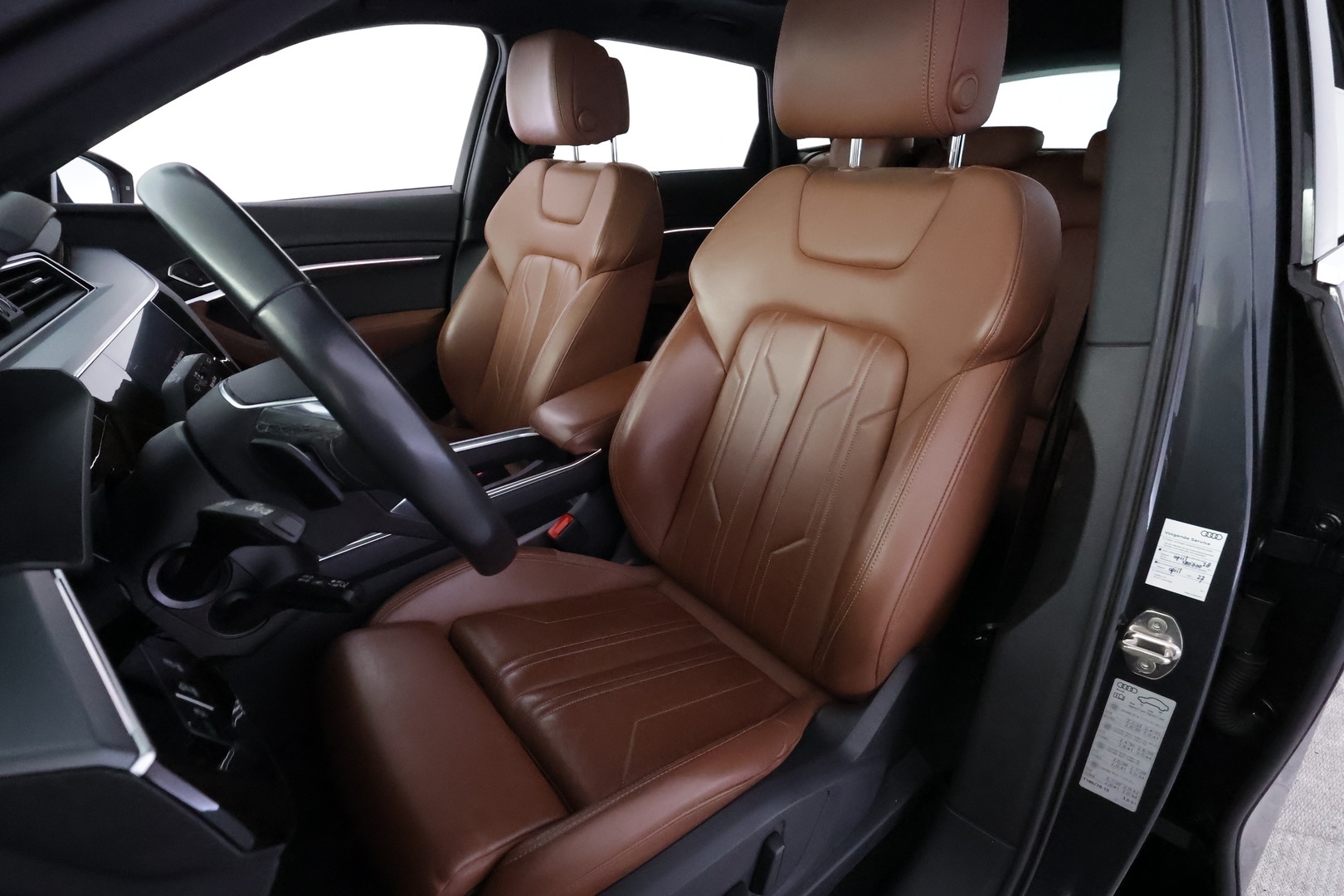 AUDI Q8 E-TRON 12