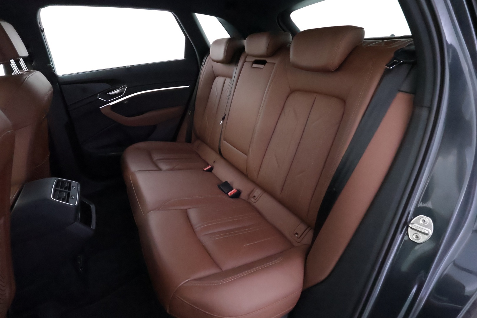 AUDI Q8 E-TRON 19