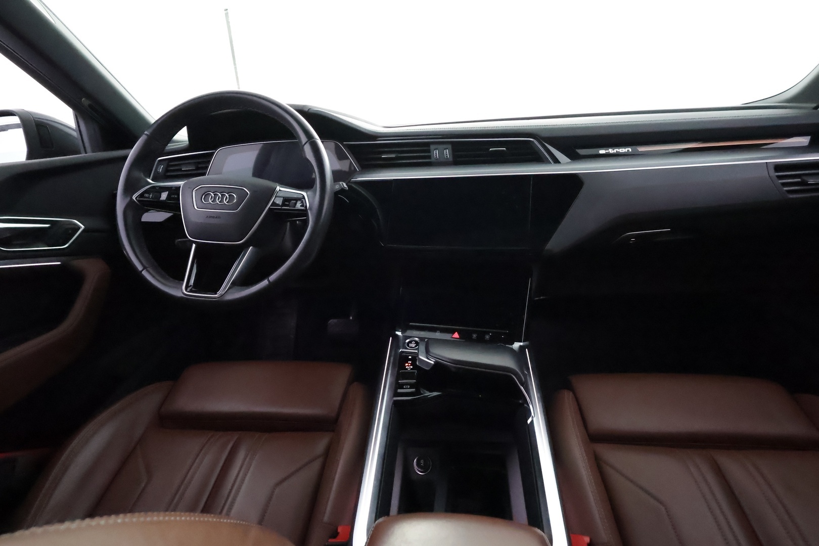 AUDI Q8 E-TRON 21