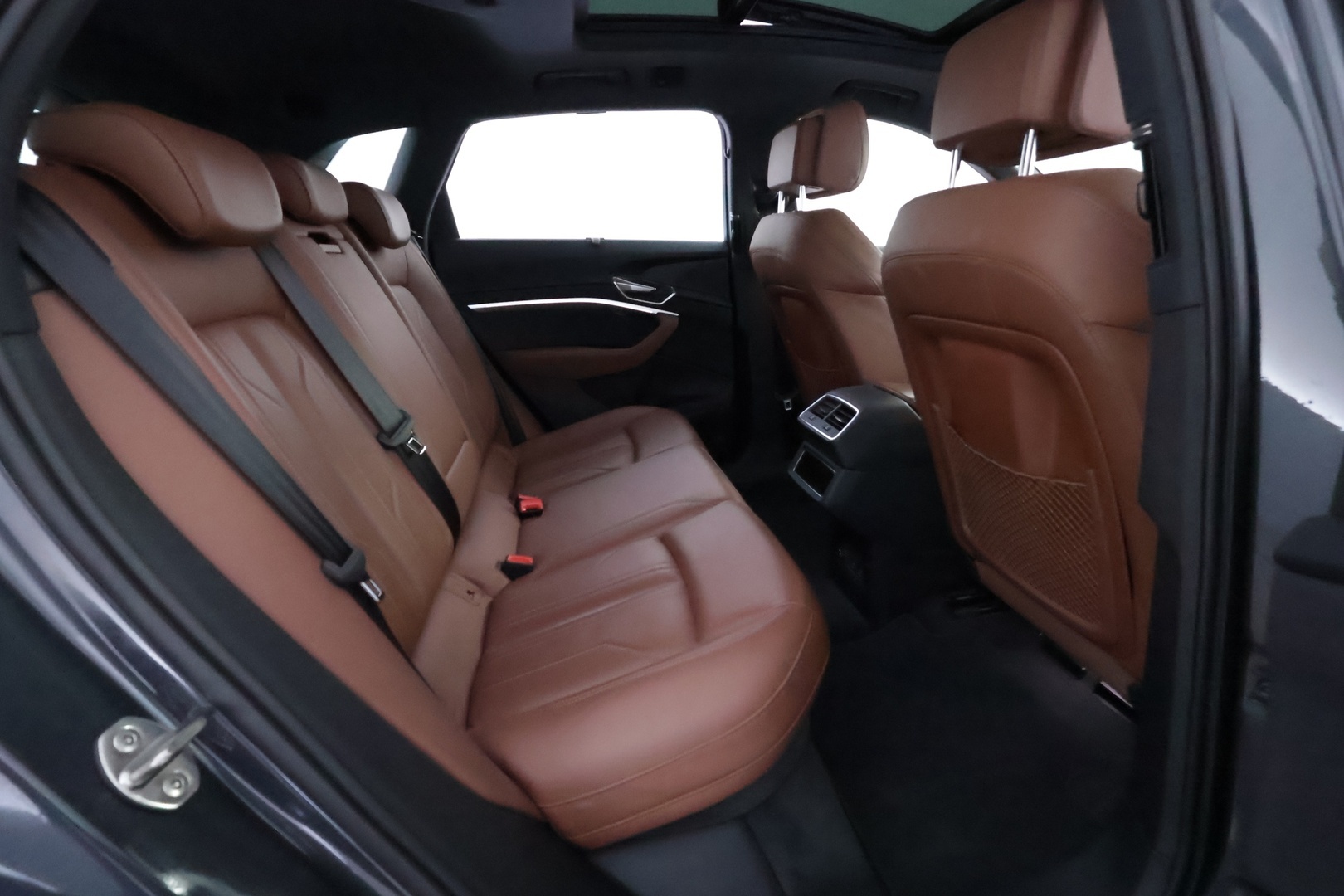 AUDI Q8 E-TRON 25