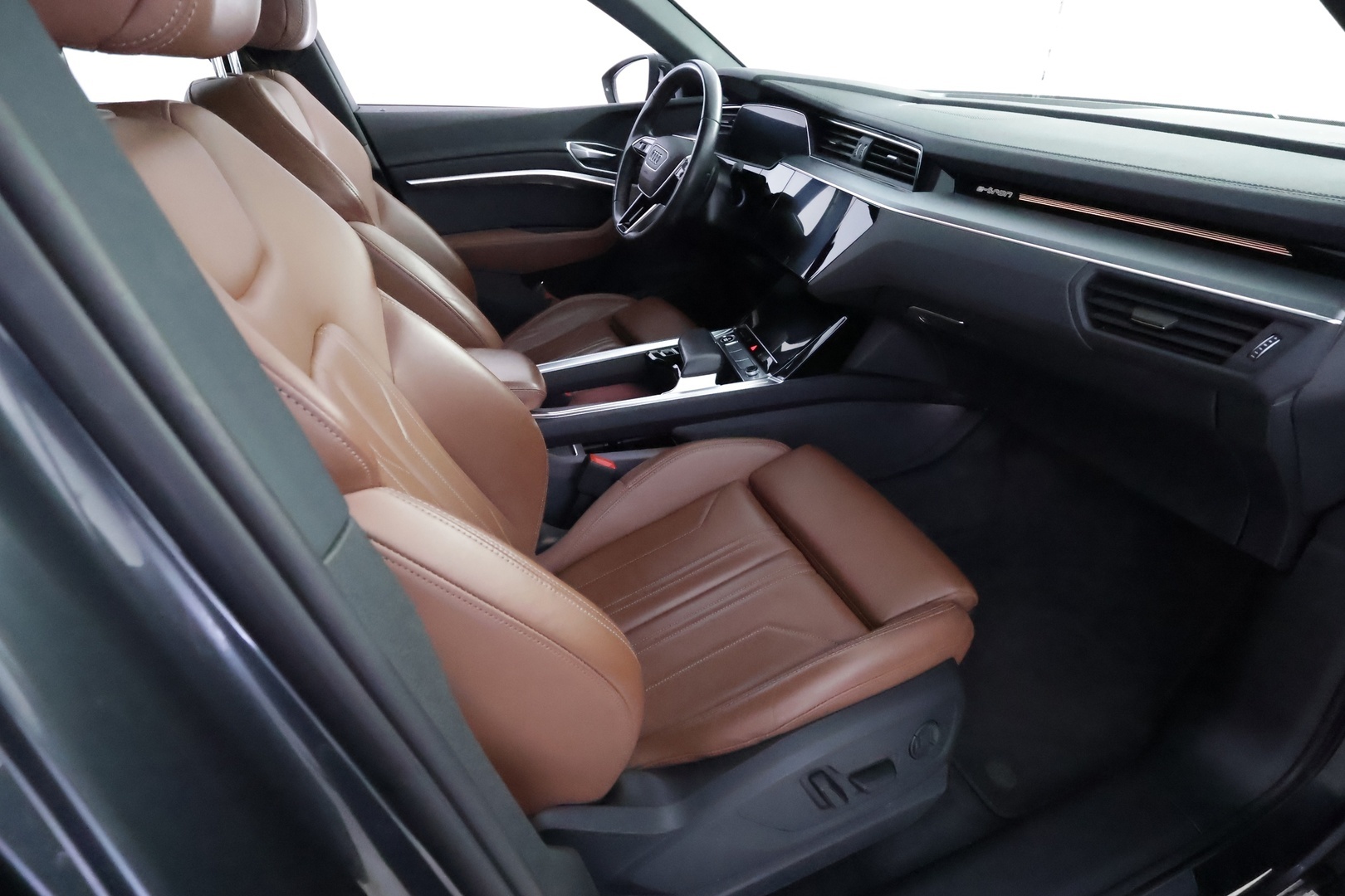 AUDI Q8 E-TRON 27