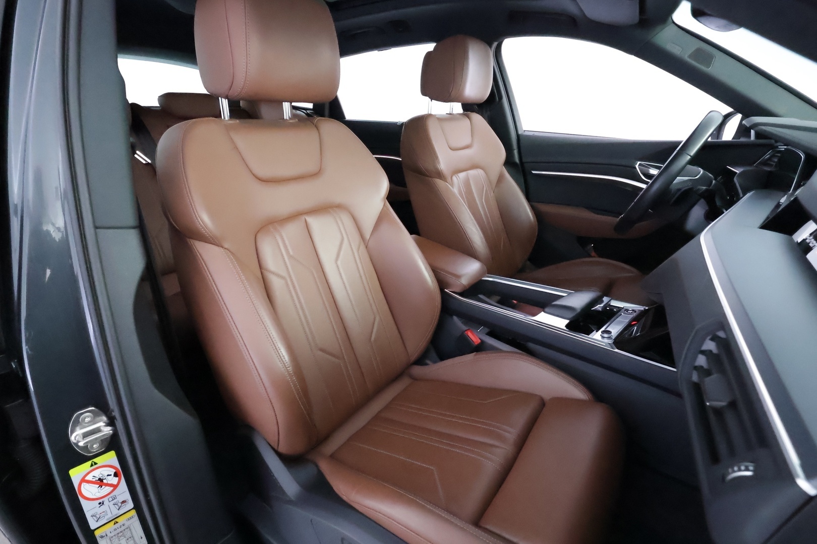 AUDI Q8 E-TRON 29