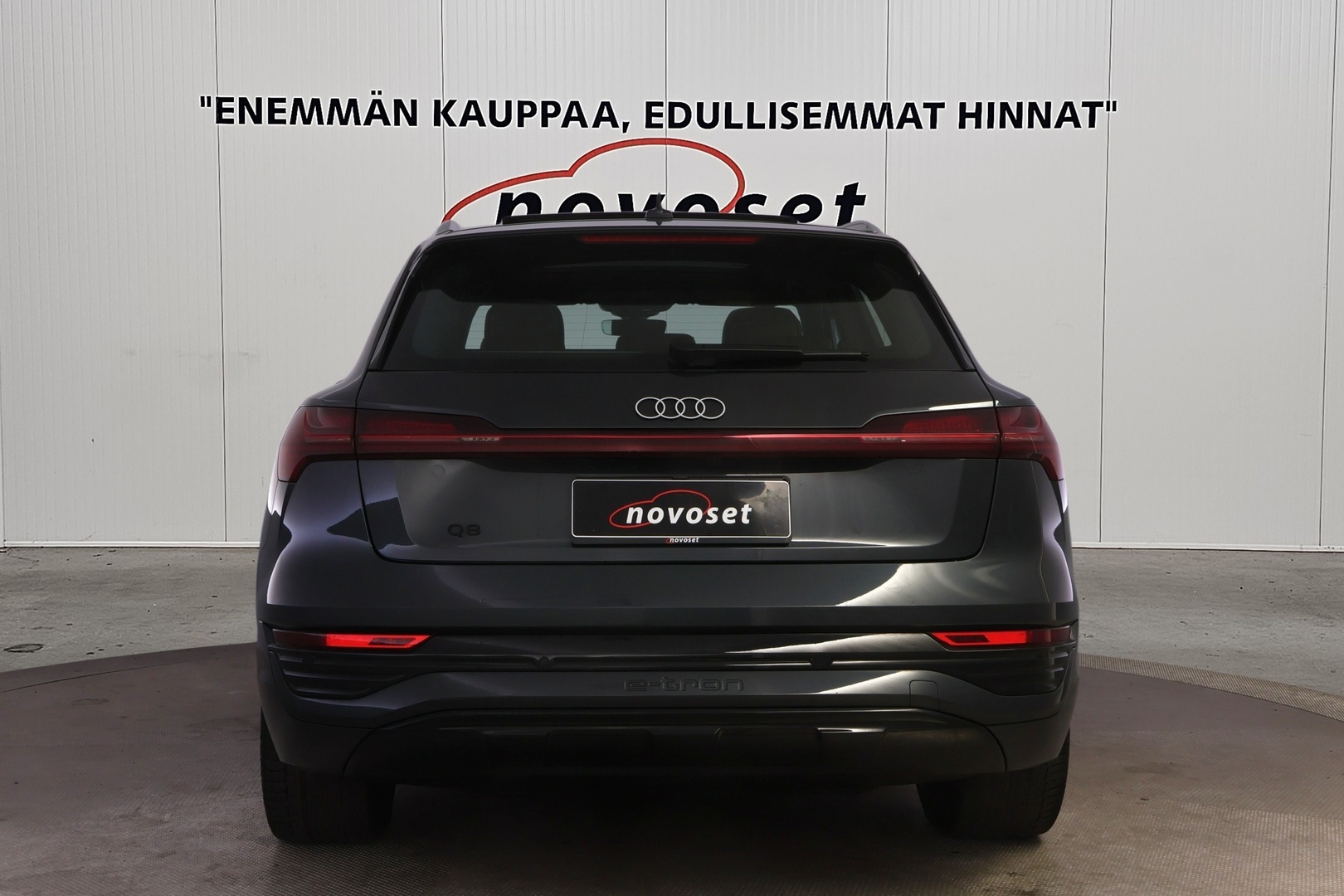 AUDI Q8 E-TRON 3
