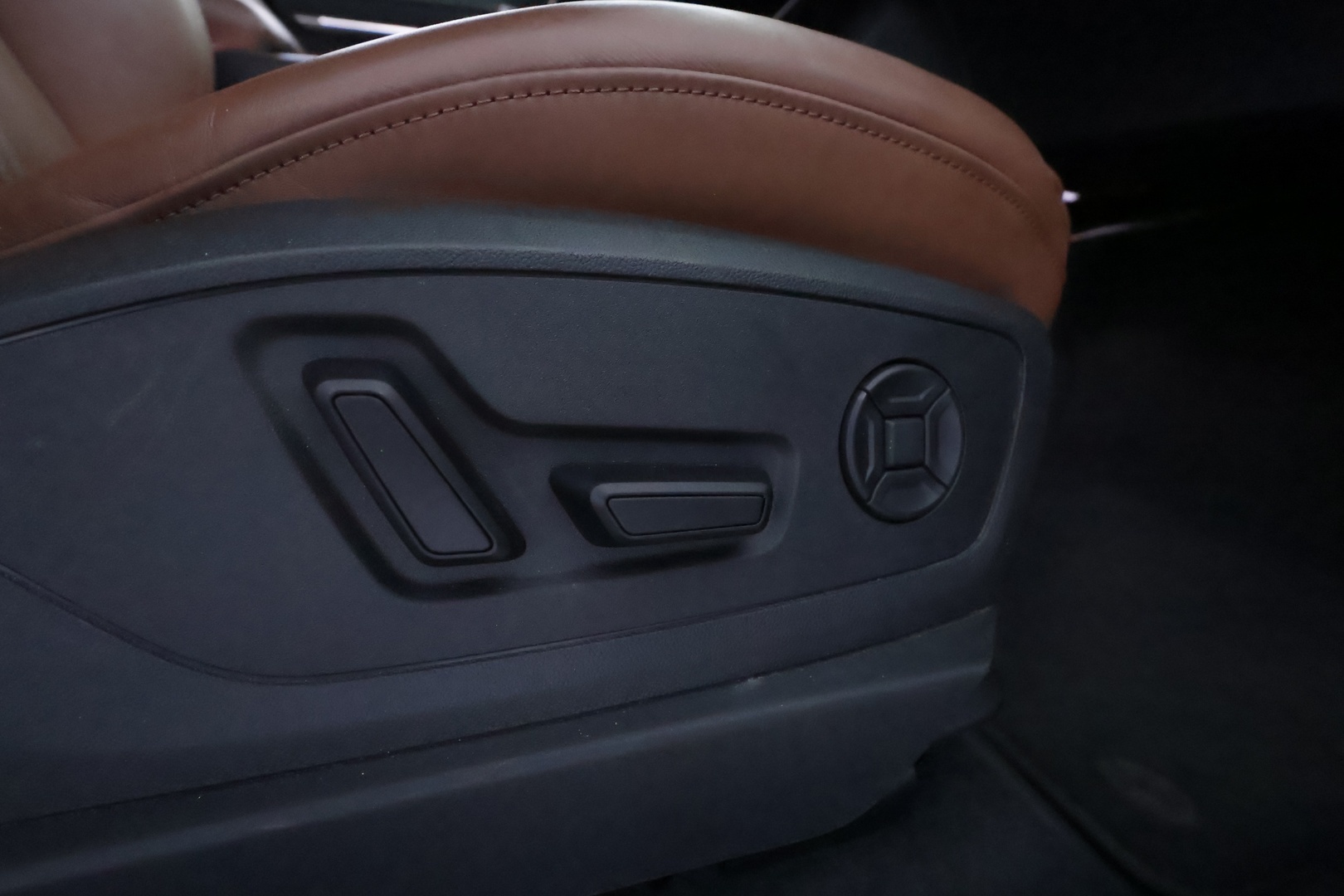 AUDI Q8 E-TRON 30