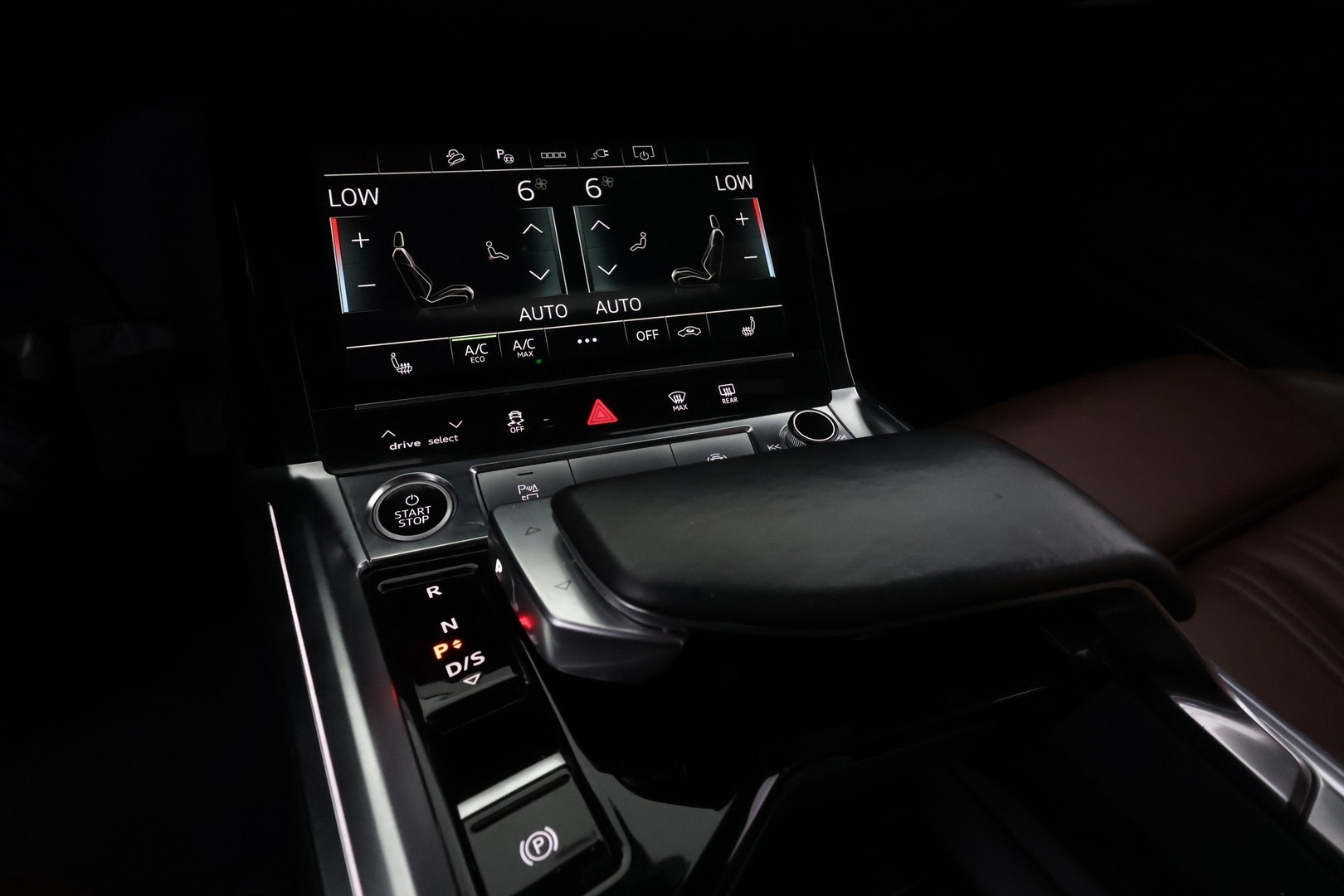AUDI Q8 E-TRON 36