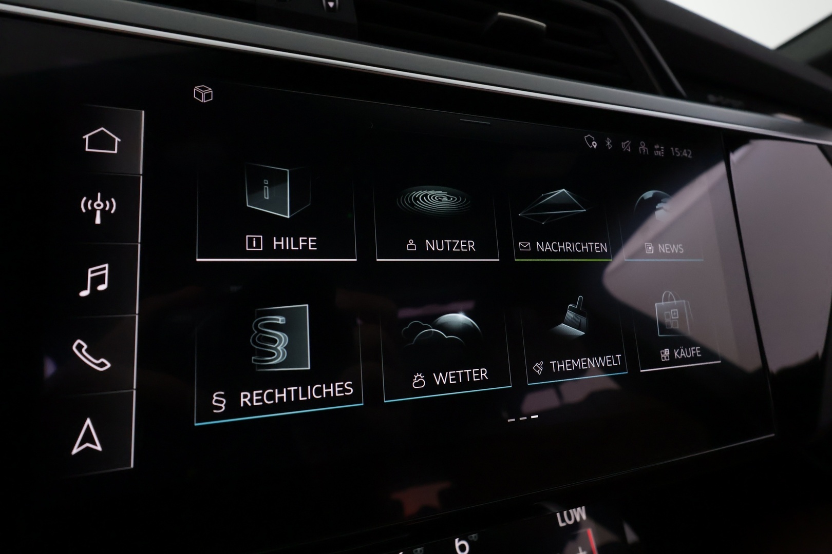 AUDI Q8 E-TRON 44