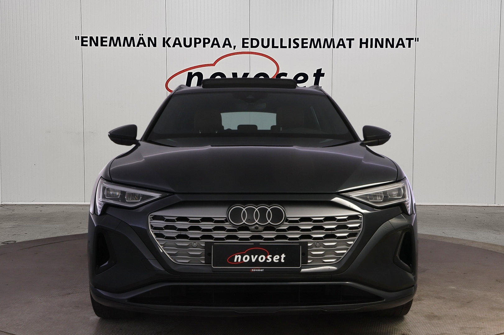 AUDI Q8 E-TRON 6