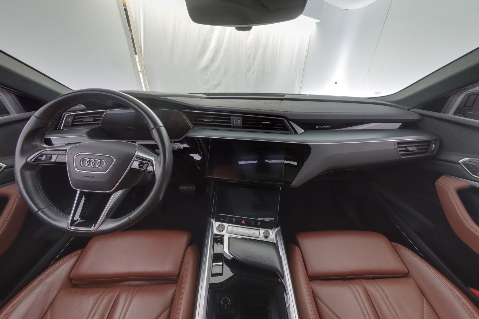 AUDI Q8 E-TRON 7