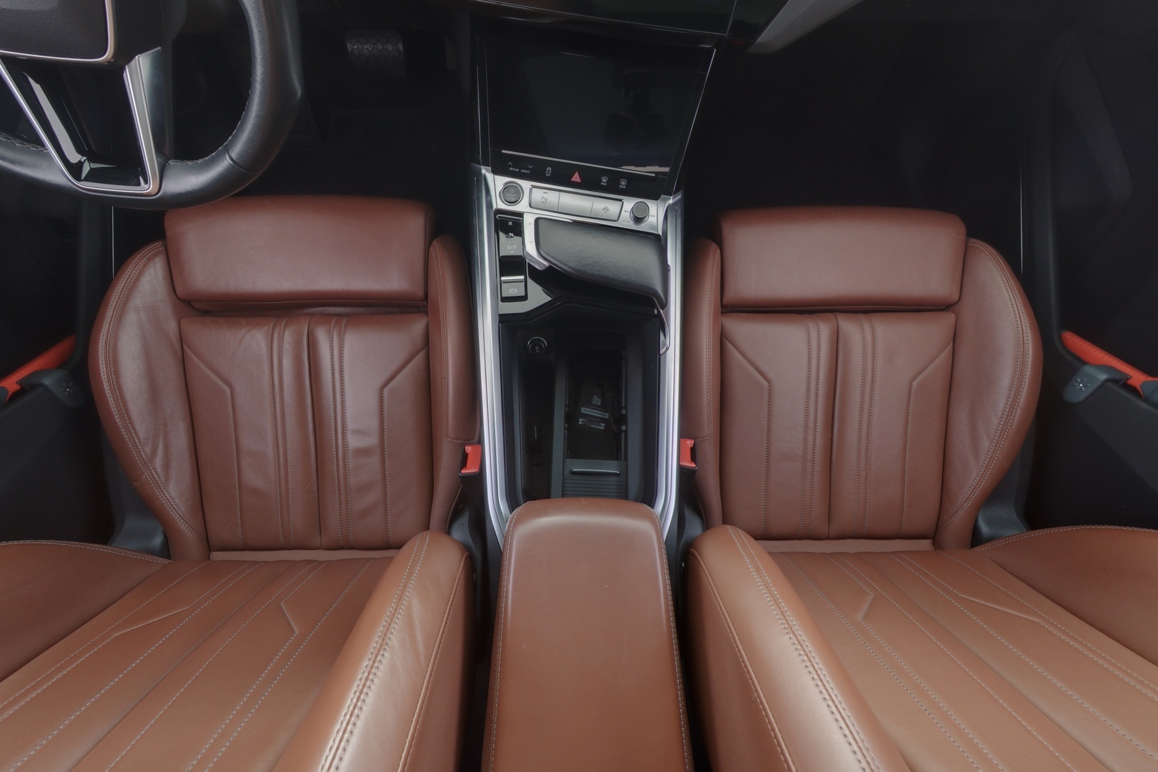 AUDI Q8 E-TRON 9