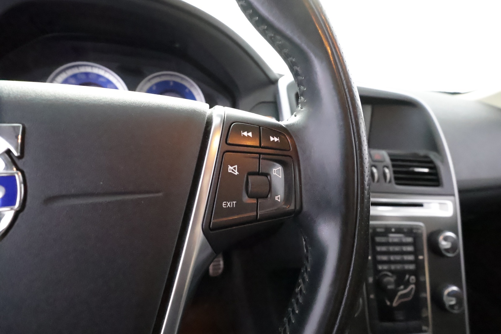 VOLVO XC60 14