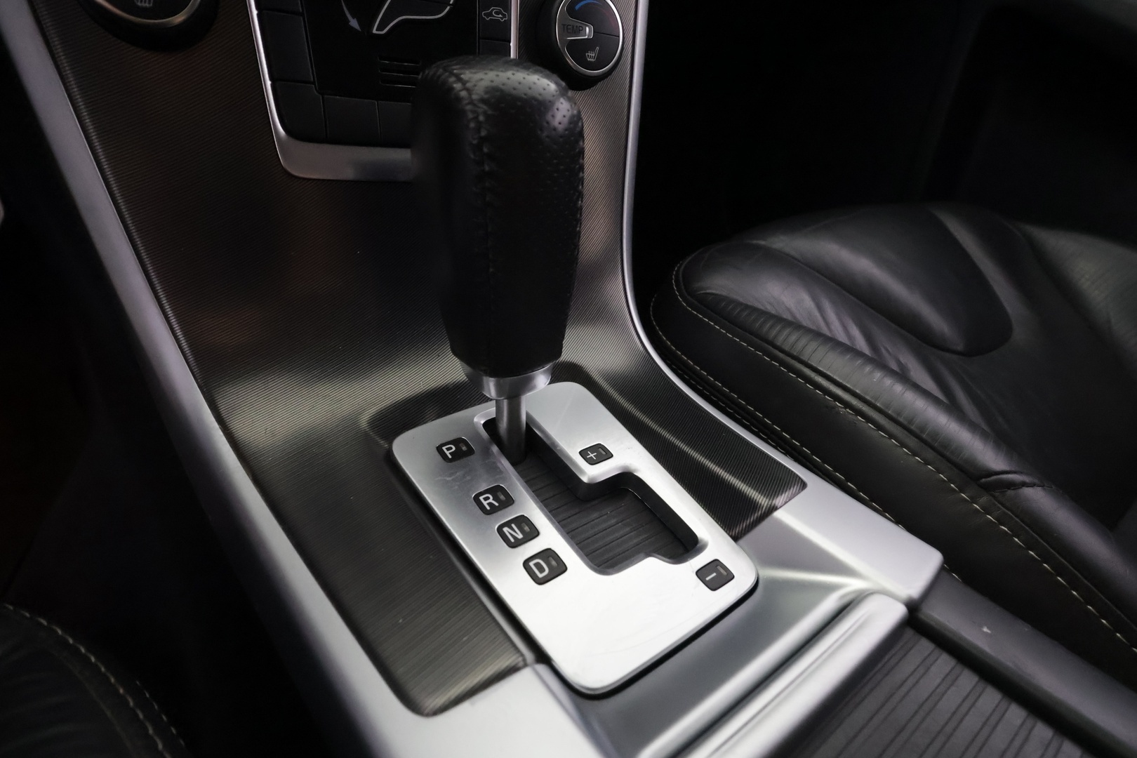 VOLVO XC60 16