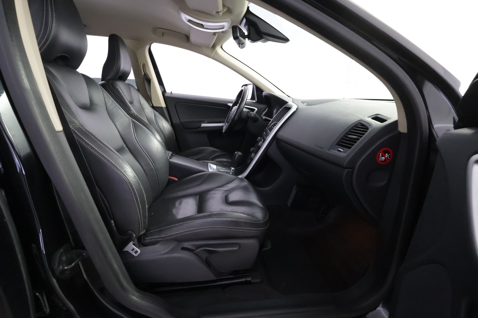 VOLVO XC60 24