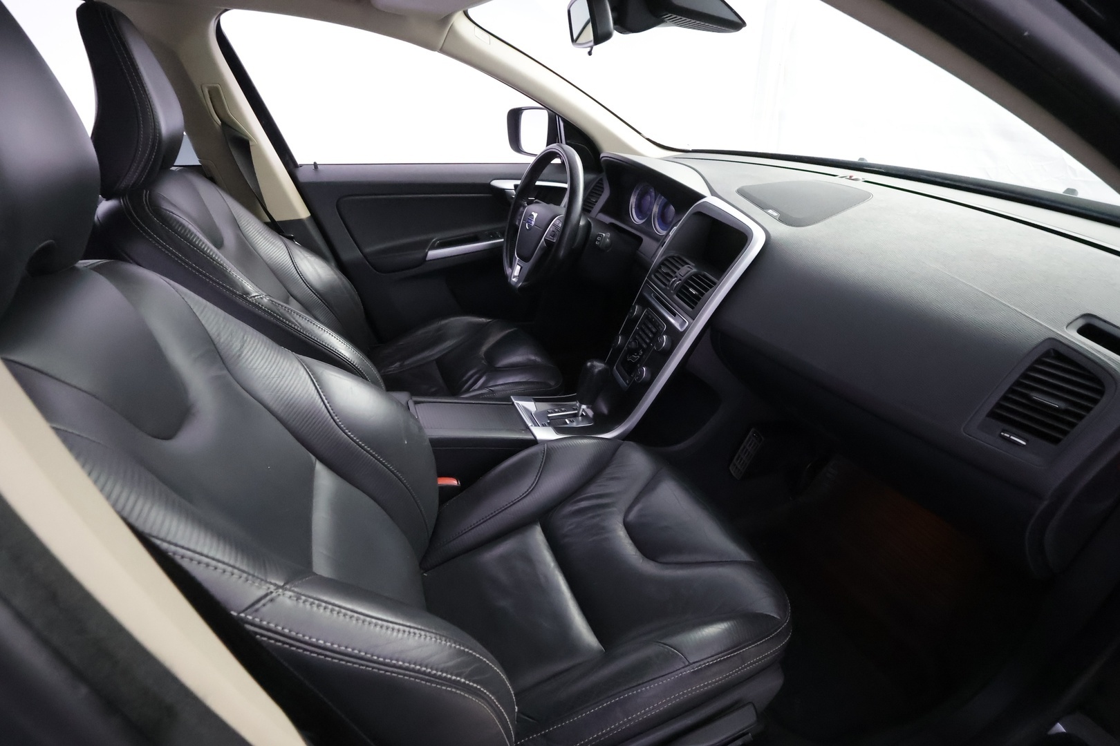 VOLVO XC60 25