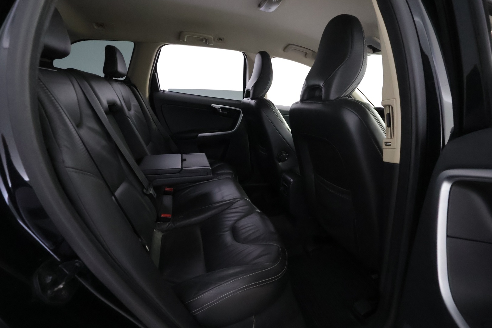 VOLVO XC60 27