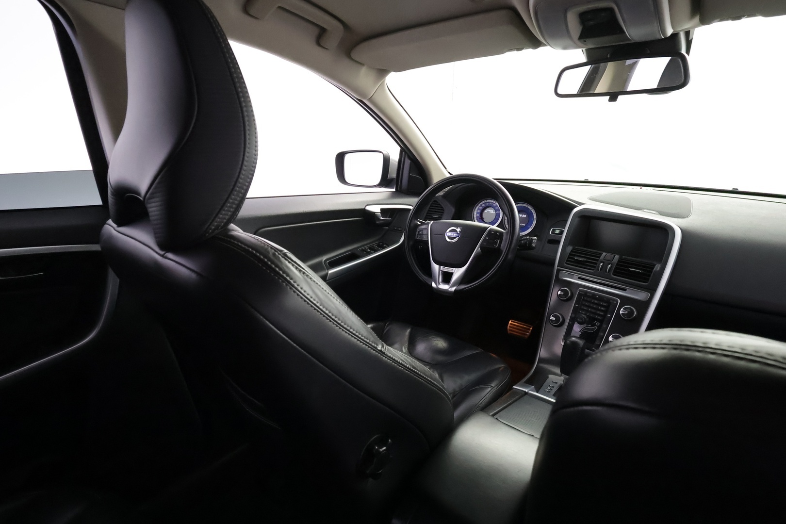 VOLVO XC60 28